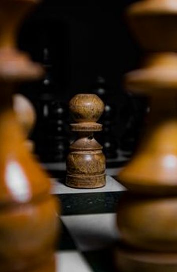 cần trả nợ trước khi chơi